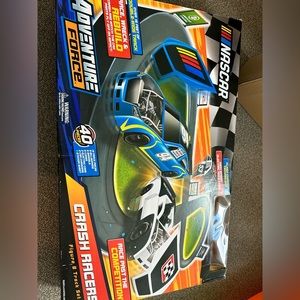 Toys NASCAR crash circuit short track speedway